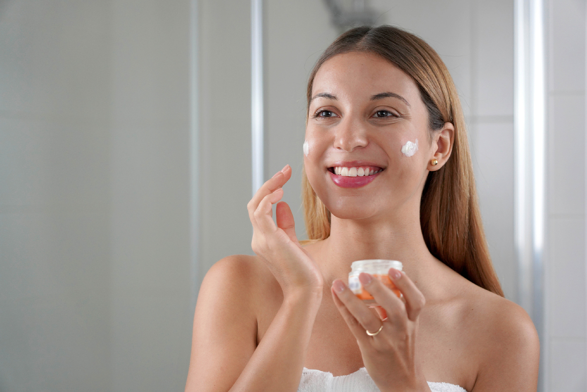 Natural Retinoids: Bakuchiol And How It Helps With Acne
